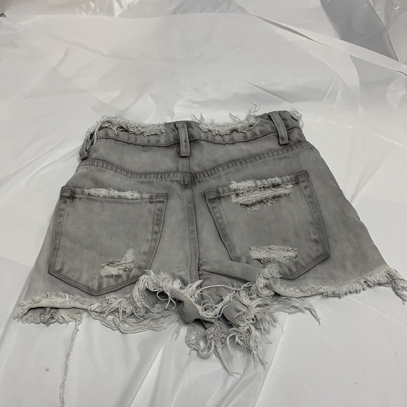WOMEN’S Vervet Gray High waisted Button Fly distressed shorts Size XXS - Picture 2 of 4